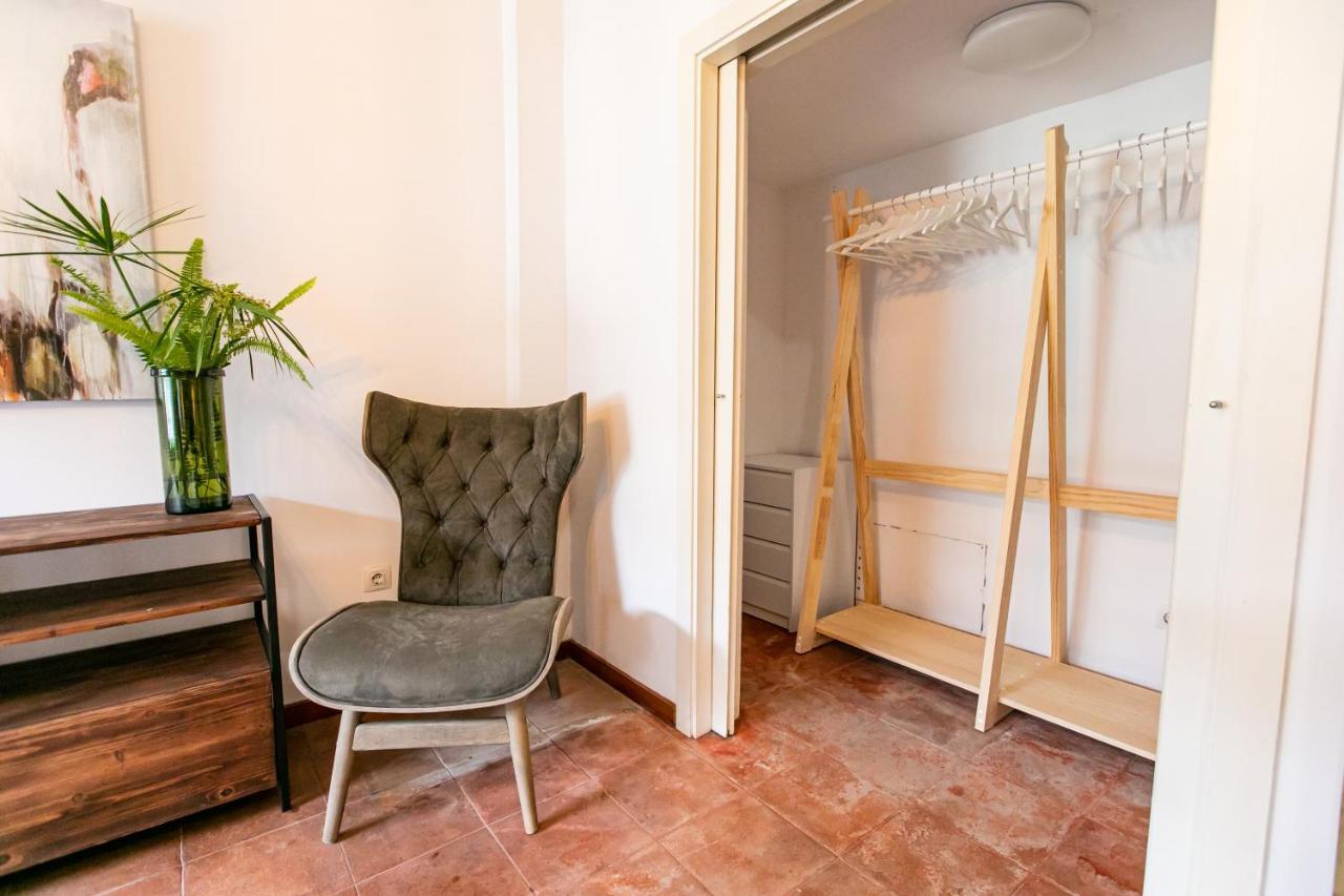 Apartamento 3 Dormitorios En Calle San Vicente. Sevilla Exterior foto