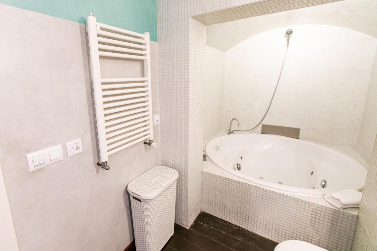 Apartamento 3 Dormitorios En Calle San Vicente. Sevilla Exterior foto