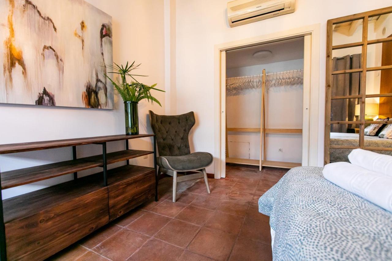 Apartamento 3 Dormitorios En Calle San Vicente. Sevilla Exterior foto